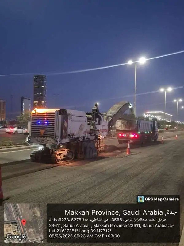 صيانة طريق الملك عبدالعزيز بجدة ليلاً